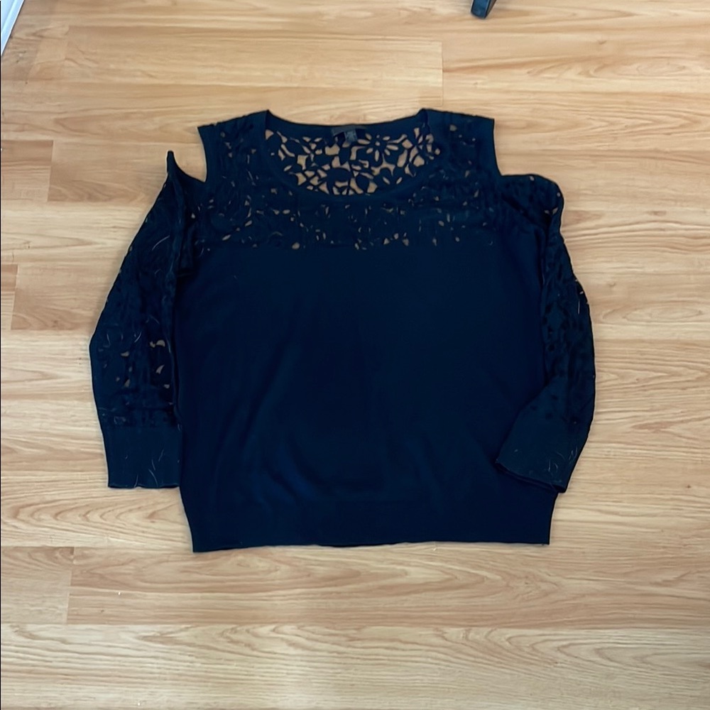 Black Cold-Shoulder Lace Detail Women's Sweater